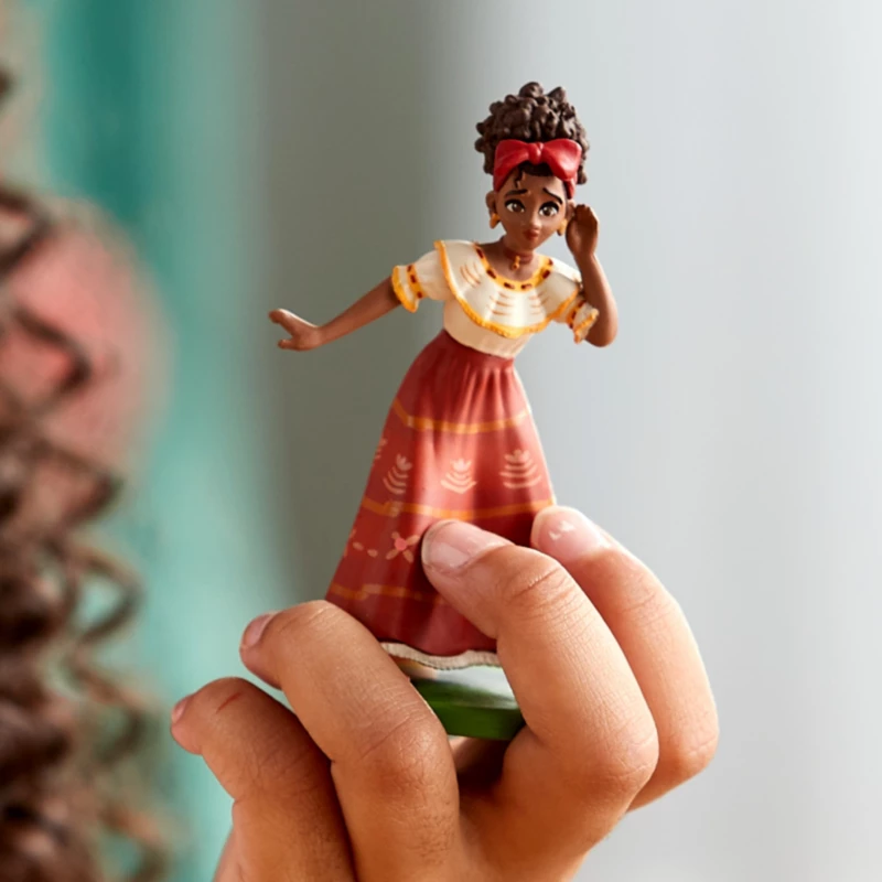 Encanto Deluxe Figurine Playset 6 Encanto Deluxe Figurine Playset - Image 4