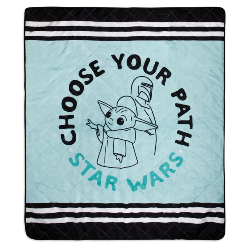 Star Wars: The Mandalorian Picnic Blanket Tote 6 Star Wars: The Mandalorian Picnic Blanket Tote - Image 4